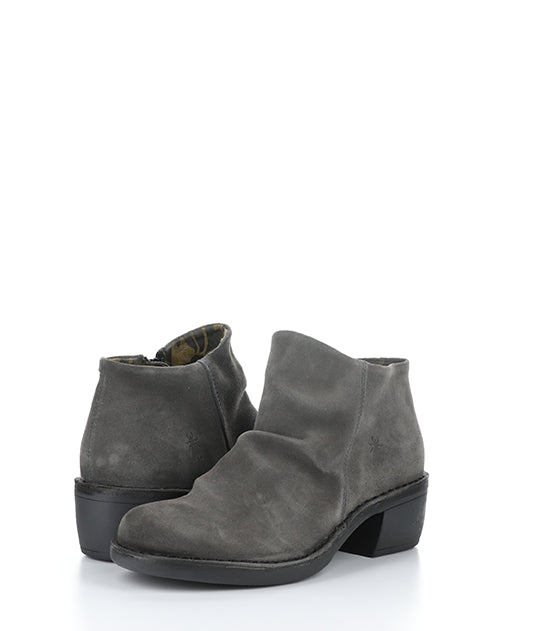 MERK093FLY 002 DIESEL OIL SUEDE