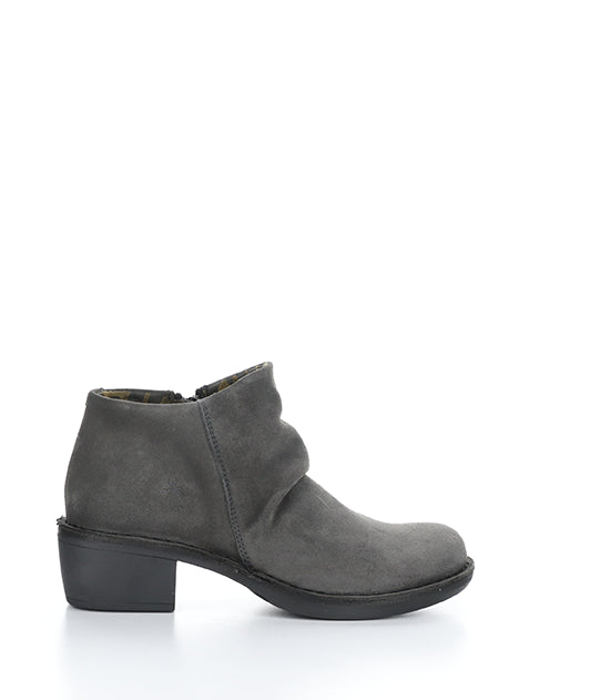 MERK093FLY 002 DIESEL OIL SUEDE