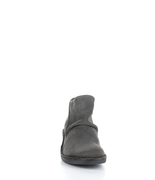 MERK093FLY 002 DIESEL OIL SUEDE