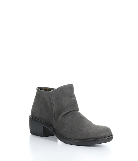 MERK093FLY 002 DIESEL OIL SUEDE