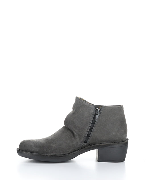 MERK093FLY 002 DIESEL OIL SUEDE