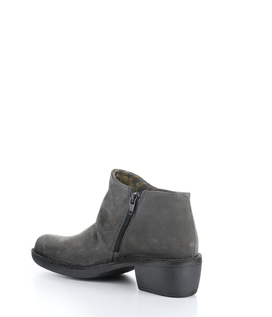 MERK093FLY 002 DIESEL OIL SUEDE