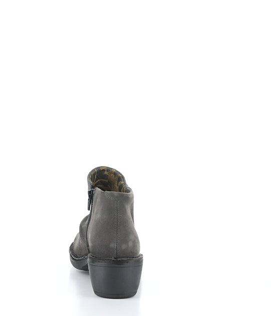 MERK093FLY 002 DIESEL OIL SUEDE