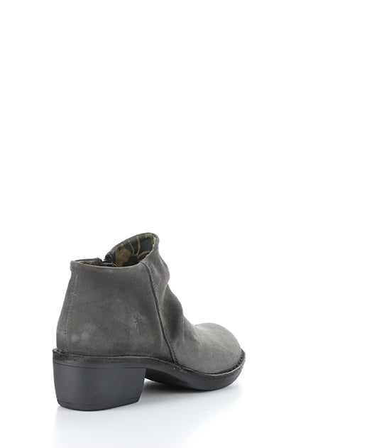 MERK093FLY 002 DIESEL OIL SUEDE