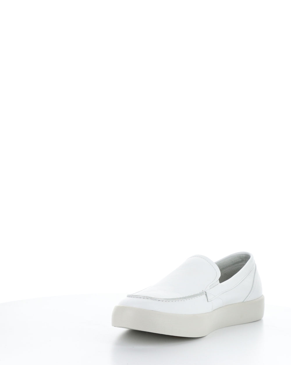 RUSY755SOF 001 WHITE Round Toe Shoes