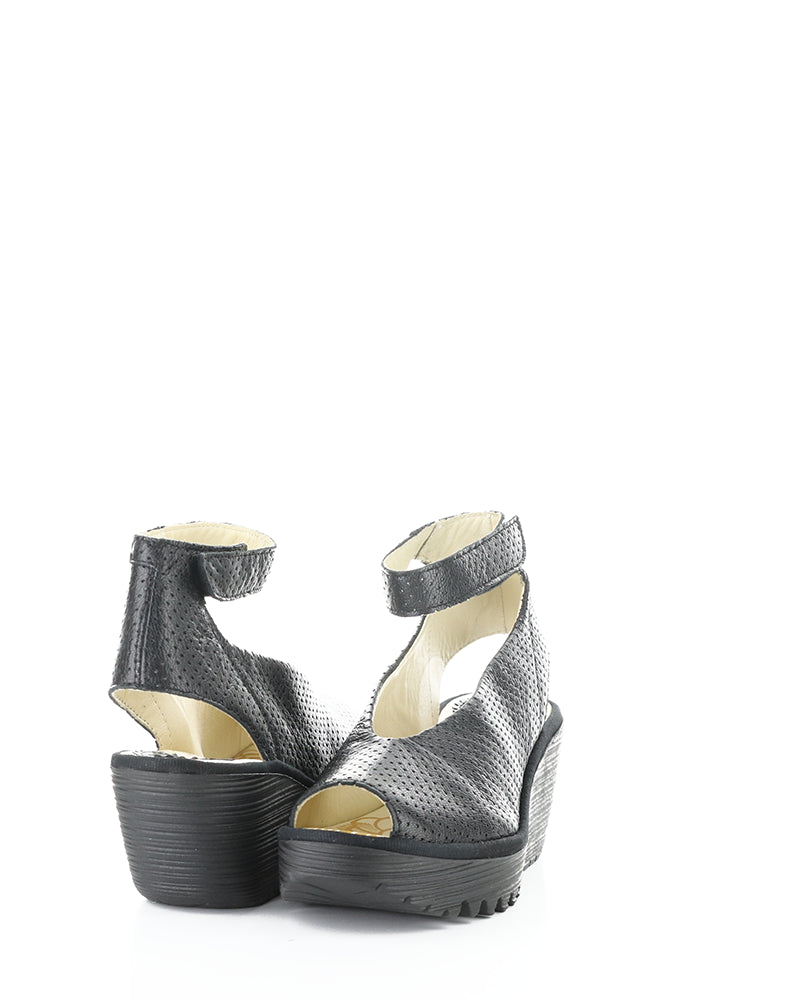 YALA376FLY PERF 055 BLACK MOUSSE