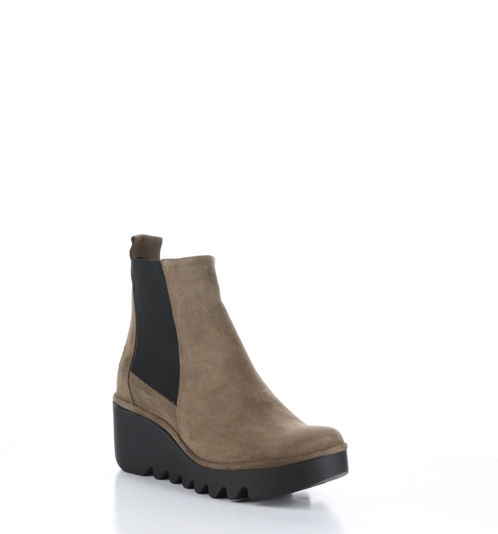 BAGU233FLY Taupe Round Toe Boots