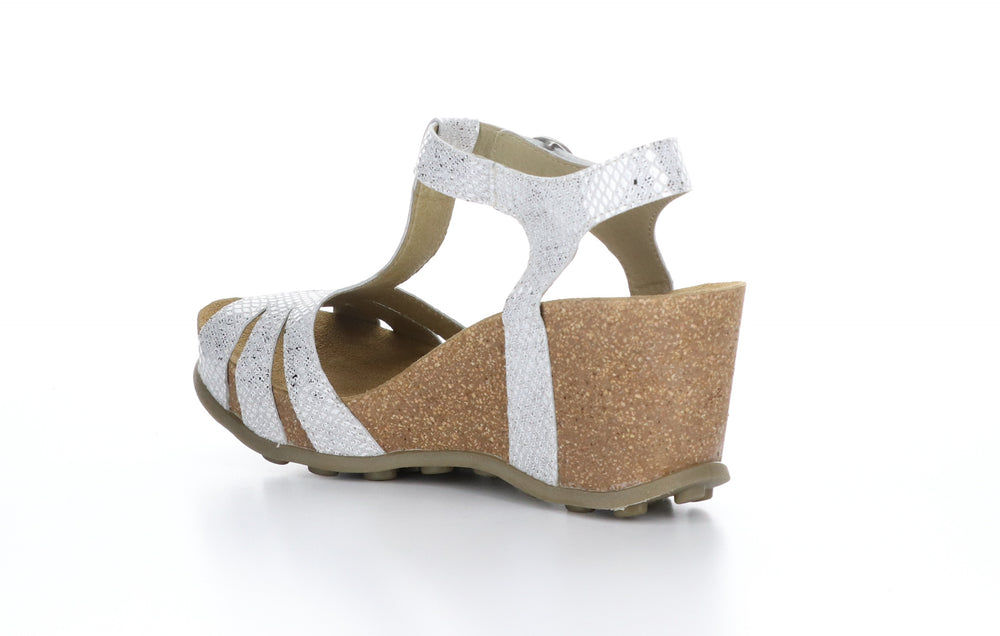 GUMY777FLY Diamond Off White Silver T-Strap Sandals