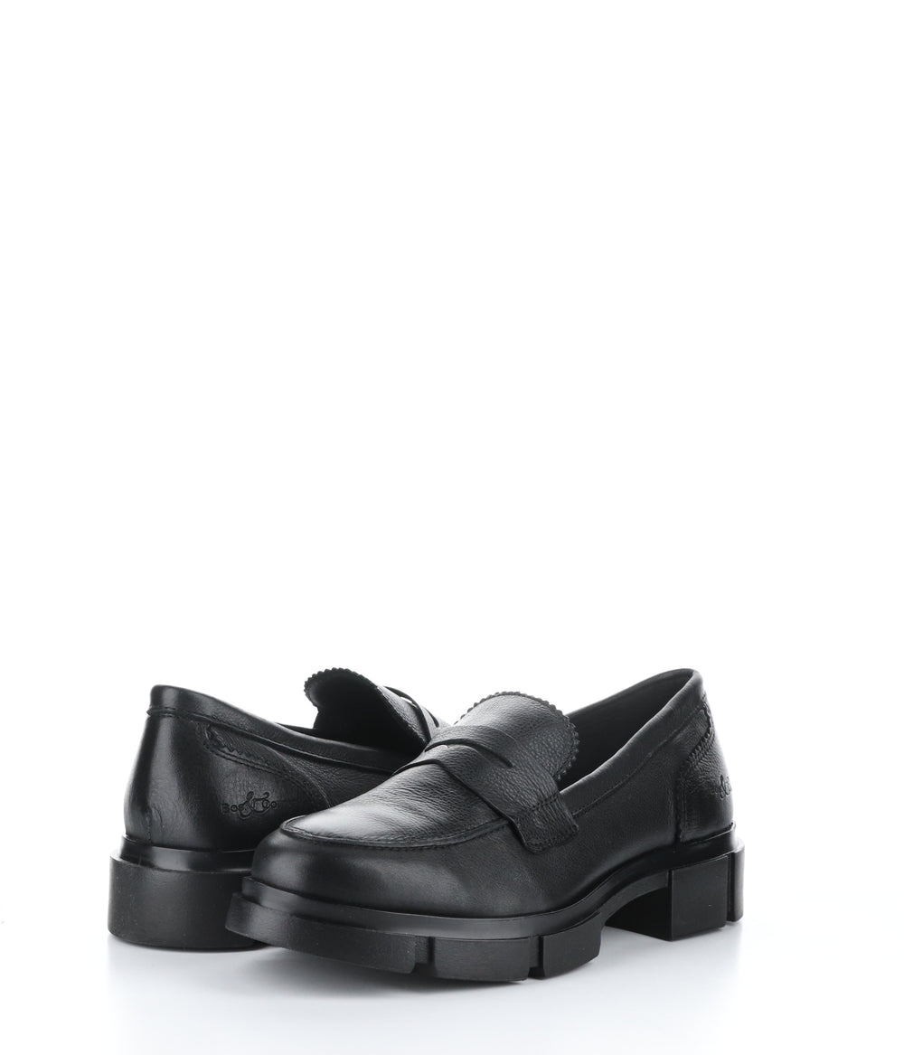 LAWN BLACK Slip-on Shoes
